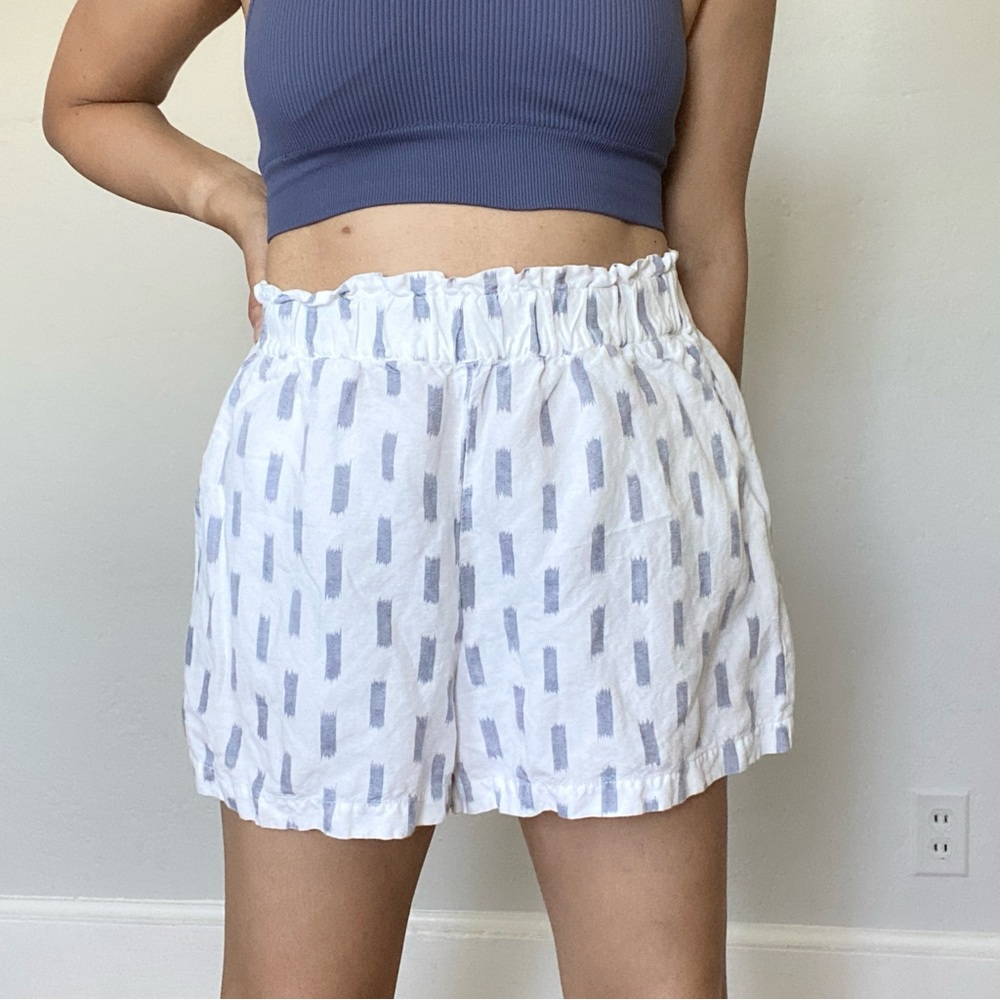 LOFT Flowy printed linen blend shorts